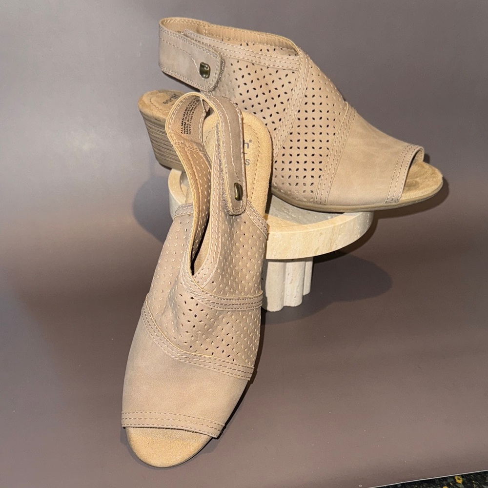 Earth Origins Delos Delilah Tan Peep-Toe Slingback Sandals Size 9 Velcro Closure - Picture 2 of 10